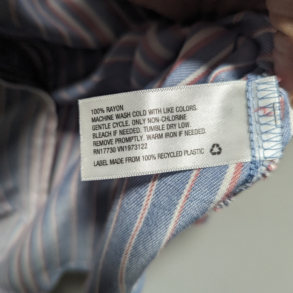 Universal Thread button down shirt - Picture 2 of 6